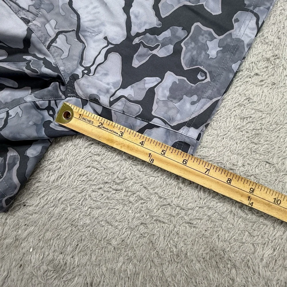 Huk Shorts Mens 2XL Gray Camo‎ Performance Fabrics Fishing Flex Waist